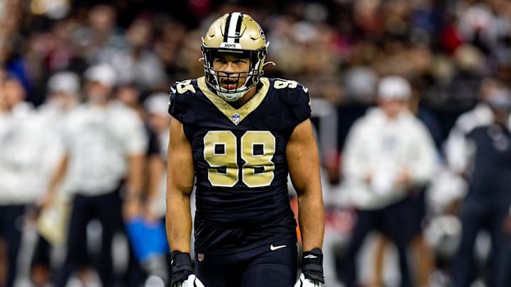 Dallas Cowboys sign former first-round pick Payton Turner to a one-year deal.