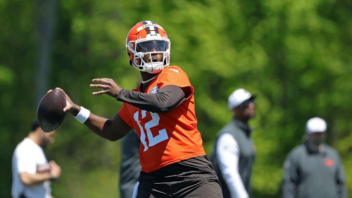 Cleveland Browns quarterback Shedeur Sanders (12) throws during NFL rookie minicamp at the Cleveland Browns training facility on Friday, May 9, 2025, in Berea, Ohio.