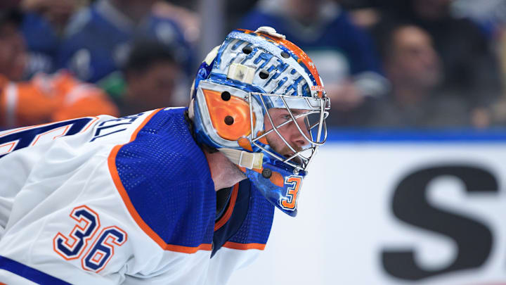Edmonton Oilers v Vancouver Canucks