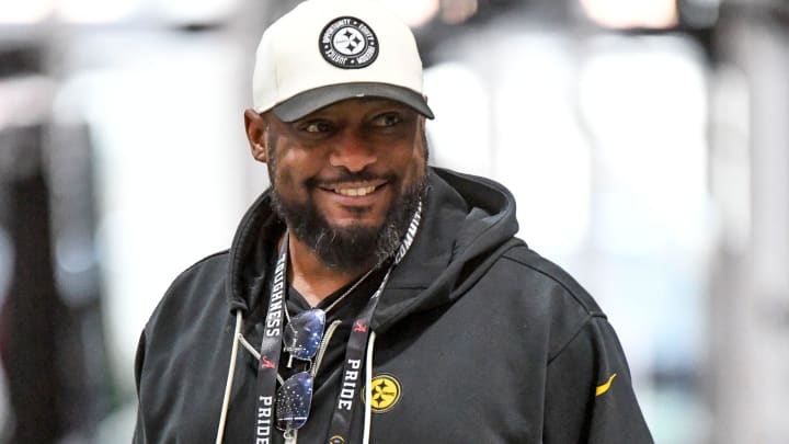 Mar 20, 2024; Tuscaloosa, Alabama, USA; Steelers head coach Mike Tomlin watches at the Hank Crisp Mar 20, 2024; Tuscaloosa, Alabama, USA; Steelers head coach Mike Tomlin watches at the Hank Crisp