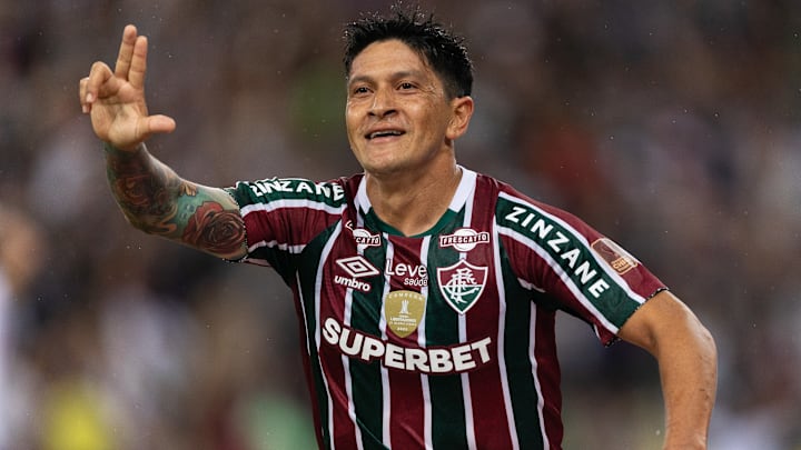 Cano teve um ano complicado, mas é ídolo nas Laranjeiras