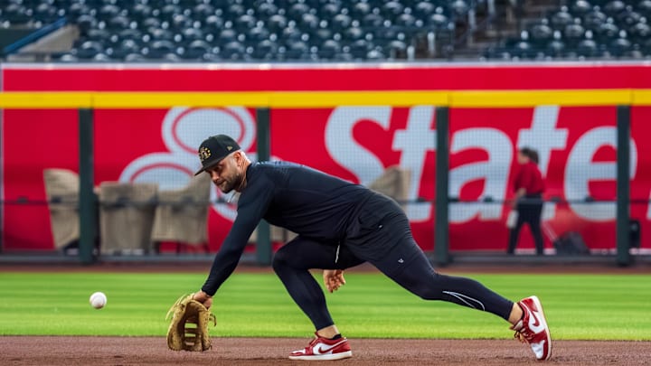 Sep 15, 2024; Phoenix, Arizona, USA; Arizona Diamondbacks infielder Christian Walker (53) warms up in advance of a game against the Milwaukee Brewers at Chase Field. Mandatory Credit: Allan Henry-USA TODAY Sports Sep 15, 2024; Phoenix, Arizona, USA; Arizona Diamondbacks infielder Christian Walker (53) warms up in advance of a game against the Milwaukee Brewers at Chase Field. Mandatory Credit: Allan Henry-USA TODAY Sports