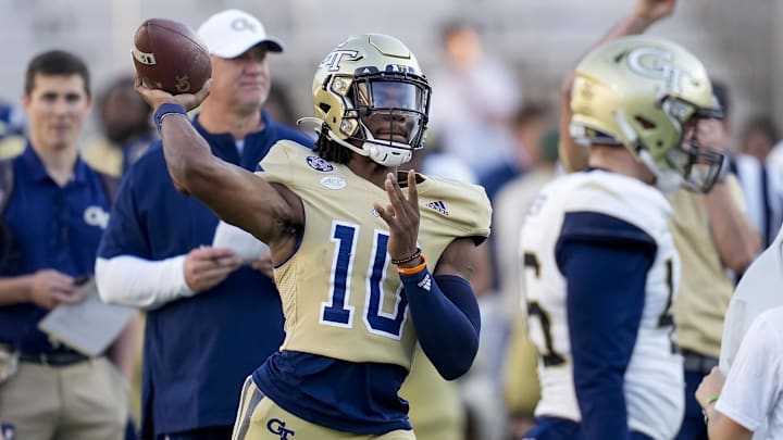 Mar 17, 2022; Atlanta, GA, USA; Georgia Tech Yellow Jacket quarterback Jeff Simms (10) passes during the Georgia Tech Spring Game. Mandatory Credit: Dale Zanine-Imagn Images