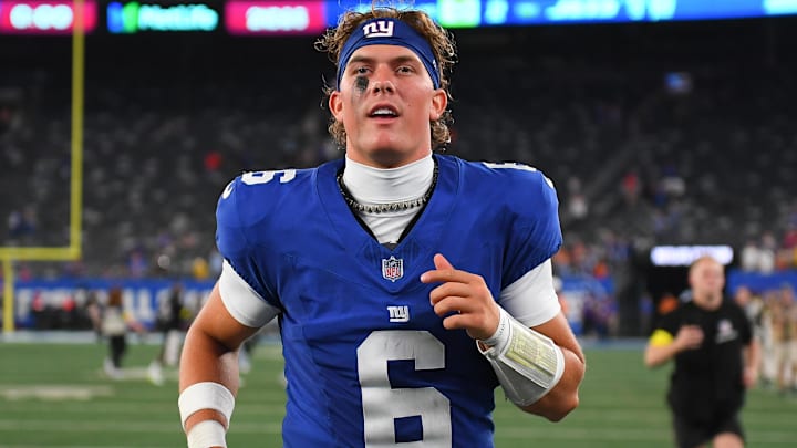 Aug 16, 2025; East Rutherford, New Jersey, USA; New York Giants quarterback Jaxson Dart (6) leaves the field following a game against the New York Jets at MetLife Stadium. Aug 16, 2025; East Rutherford, New Jersey, USA; New York Giants quarterback Jaxson Dart (6) leaves the field following a game against the New York Jets at MetLife Stadium.