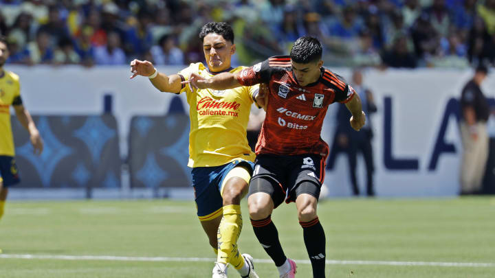 Club America v Tigres - Campeon de Campeones Trophy