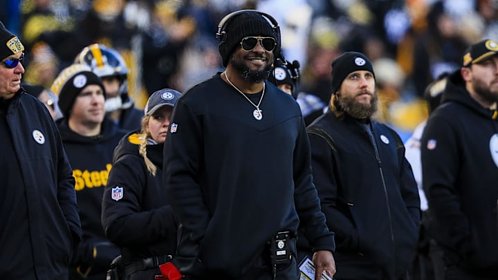 Dec 1, 2024; Cincinnati, Ohio, USA; Pittsburgh Steelers head coach Mike Tomlin during the second half against the Cincinnati Bengals at Paycor Stadium. Mandatory Credit: Katie Stratman-Imagn Images Dec 1, 2024; Cincinnati, Ohio, USA; Pittsburgh Steelers head coach Mike Tomlin during the second half against the Cincinnati Bengals at Paycor Stadium. Mandatory Credit: Katie Stratman-Imagn Images