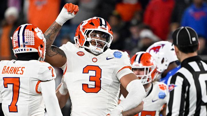 Dec 7, 2024; Charlotte, NC, USA; Clemson Tigers defensive end T.J. Parker (3) reacts after a play during the second quarter against the Southern Methodist Mustangs in the 2024 ACC Championship game at Bank of America Stadium. Dec 7, 2024; Charlotte, NC, USA; Clemson Tigers defensive end T.J. Parker (3) reacts after a play during the second quarter against the Southern Methodist Mustangs in the 2024 ACC Championship game at Bank of America Stadium.