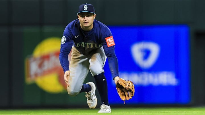 Seattle Mariners third baseman Ben Williamson (9) prepares for the pitch in the seventh inning against the Cincinnati Reds at Great American Ball Park on April 16.