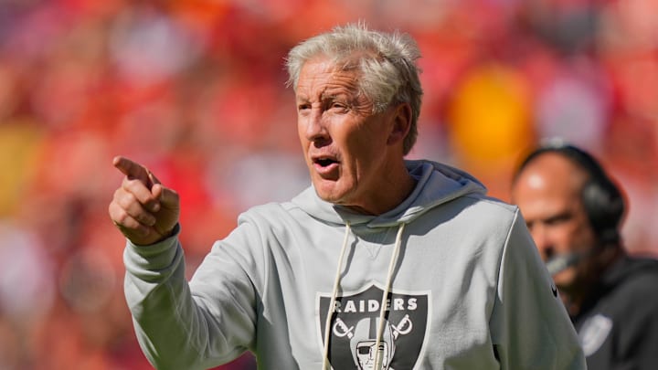 Oct 19, 2025; Kansas City, Missouri, USA; Las Vegas Raiders head coach Pete Carroll reacts after a play against the Kansas City Chiefs during the third quarter of the game at GEHA Field at Arrowhead Stadium. Mandatory Credit: Jay Biggerstaff-Imagn Images Oct 19, 2025; Kansas City, Missouri, USA; Las Vegas Raiders head coach Pete Carroll reacts after a play against the Kansas City Chiefs during the third quarter of the game at GEHA Field at Arrowhead Stadium. Mandatory Credit: Jay Biggerstaff-Imagn Images