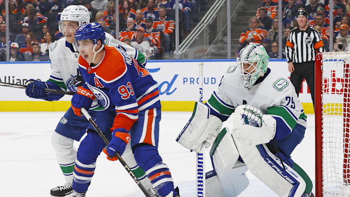 Edmonton Oilers forward Ryan Nugent-Hopkins (93) 