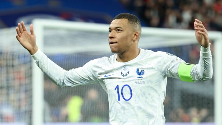 Kylian Mbappé est le nouveau capitaine des Bleus. Kylian Mbappé est le nouveau capitaine des Bleus.