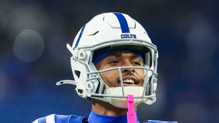 Indianapolis Colts wide receiver Josh Downs warms up. Indianapolis Colts wide receiver Josh Downs warms up.