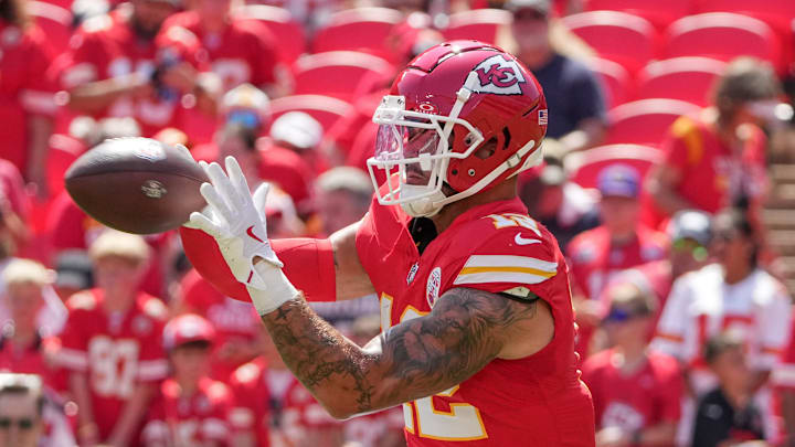 Aug 17, 2024; Kansas City, Missouri, USA; Kansas City Chiefs tight end Jared Wiley (12) warms up against the Detroit Lions prior to the game at GEHA Field at Arrowhead Stadium. Mandatory Credit: Denny Medley-Imagn Images Aug 17, 2024; Kansas City, Missouri, USA; Kansas City Chiefs tight end Jared Wiley (12) warms up against the Detroit Lions prior to the game at GEHA Field at Arrowhead Stadium. Mandatory Credit: Denny Medley-Imagn Images