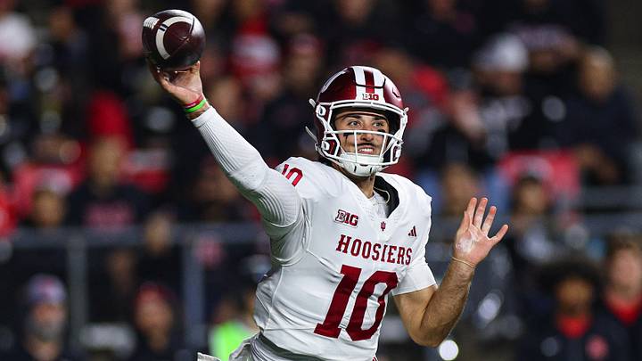 Josh Hoover hasn’t been 100% for Indiana lately, and that could spell disaster for the Hoosiers if he struggles or gets hurt again. Josh Hoover hasn’t been 100% for Indiana lately, and that could spell disaster for the Hoosiers if he struggles or gets hurt again.
