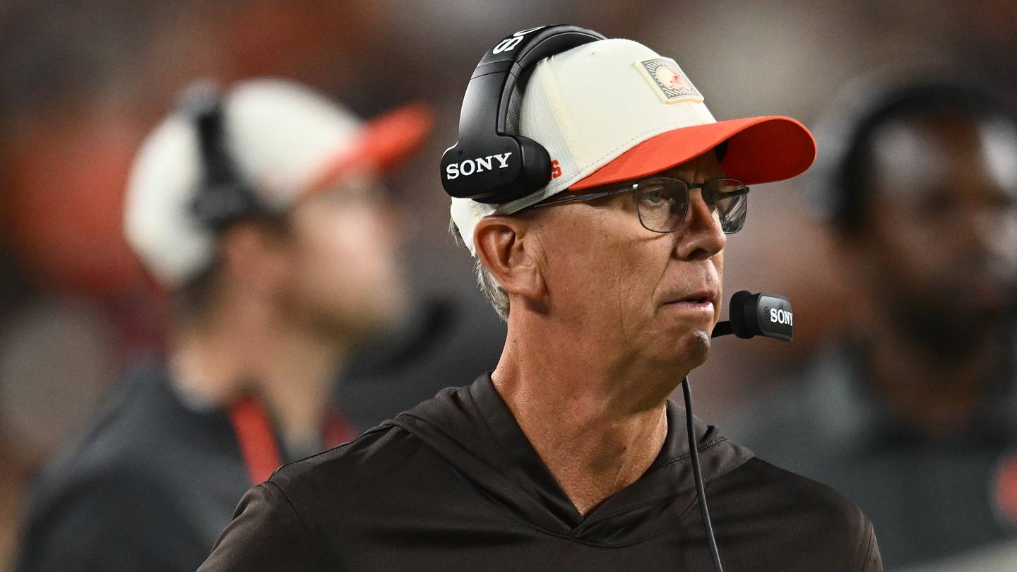 Deshaun Watson leads Browns to 23-19 victory over Buccaneers after weather delay