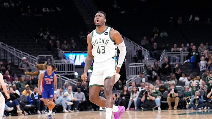 Detroit Pistons v Milwaukee Bucks