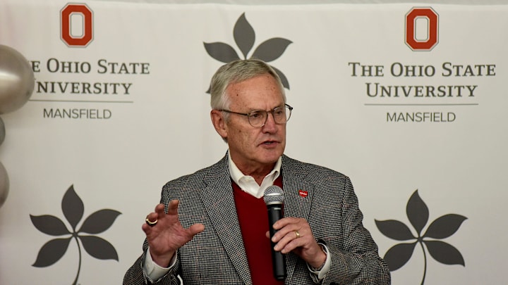 Former Ohio State coach Jim Tressel addressed nearly 400 fans Monday during the Buckeye Bash for Richland County Alumni.