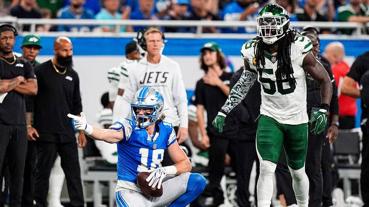 New York Jets linebacker Demario Davis (right) has had issues in coverage through the first three weeks of the season. New York Jets linebacker Demario Davis (right) has had issues in coverage through the first three weeks of the season.