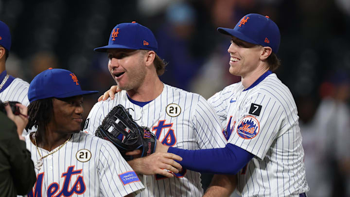 Sep 16, 2025; New York City, New York, USA; New York Mets first baseman Pete Alonso (20) celebrates with teammates after defeating the San Diego Padres at Citi Field. Mandatory Credit: Vincent Carchietta-Imagn Images Sep 16, 2025; New York City, New York, USA; New York Mets first baseman Pete Alonso (20) celebrates with teammates after defeating the San Diego Padres at Citi Field. Mandatory Credit: Vincent Carchietta-Imagn Images