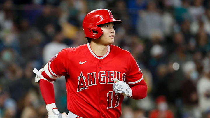 La regla Shohei Ohtani permite que el lanzador-bateador se quede en el juego pese a que la faena como serpentinero haya acabado