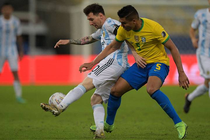 Lionel Messi (left) and Casemiro.