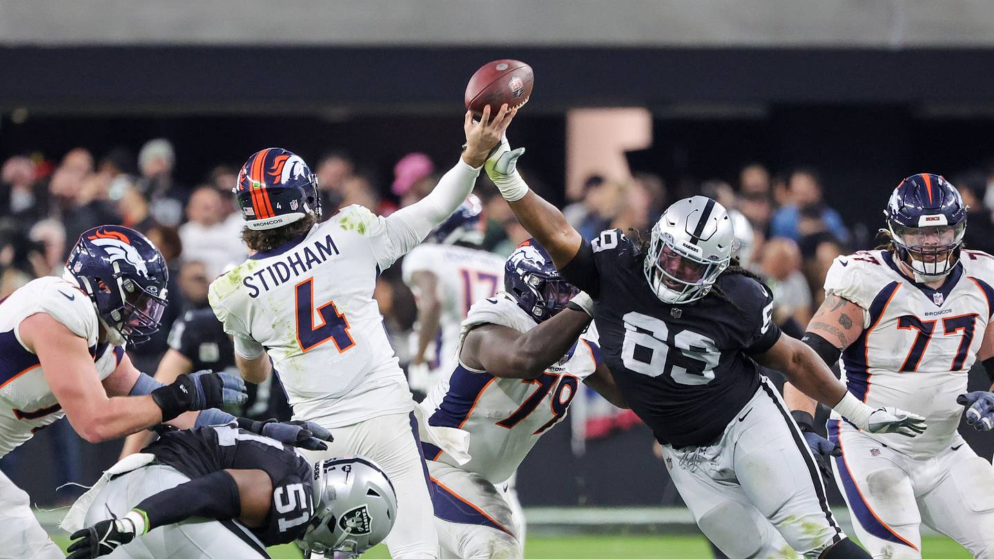 Raiders 2024 free agency: Las Vegas must bring back Adam Butler
