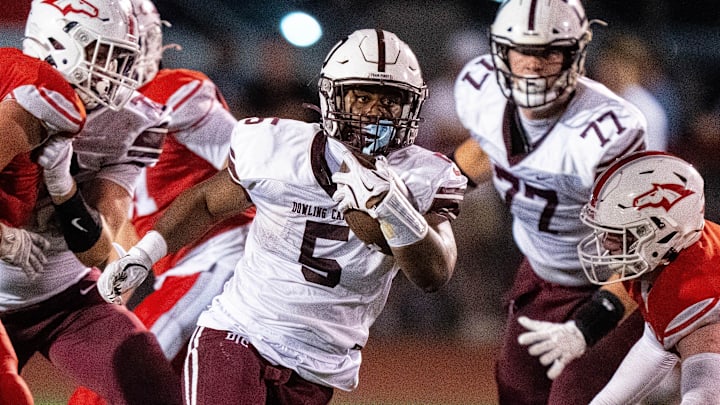 Dowling Catholic moved up three spots to No. 2 in the latest Class 5A High School On SI computer rankings. 