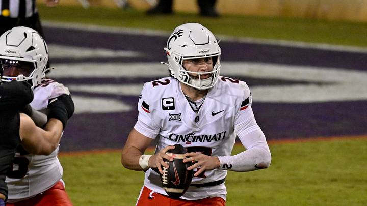 Nov 29, 2025; Fort Worth, Texas, USA; Cincinnati Bearcats quarterback Brendan Sorsby (2) runs with the ball during the game between the Horned Frogs and the Bearcats at Amon G. Carter Stadium. Mandatory Credit: Jerome Miron-Imagn Images Nov 29, 2025; Fort Worth, Texas, USA; Cincinnati Bearcats quarterback Brendan Sorsby (2) runs with the ball during the game between the Horned Frogs and the Bearcats at Amon G. Carter Stadium. Mandatory Credit: Jerome Miron-Imagn Images
