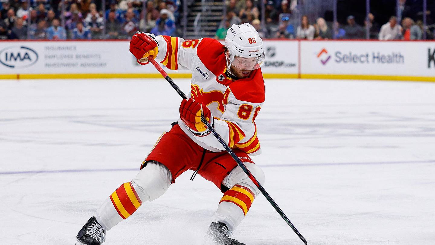 Ottawa Senators should target Joel Farabee from the Calgary Flames