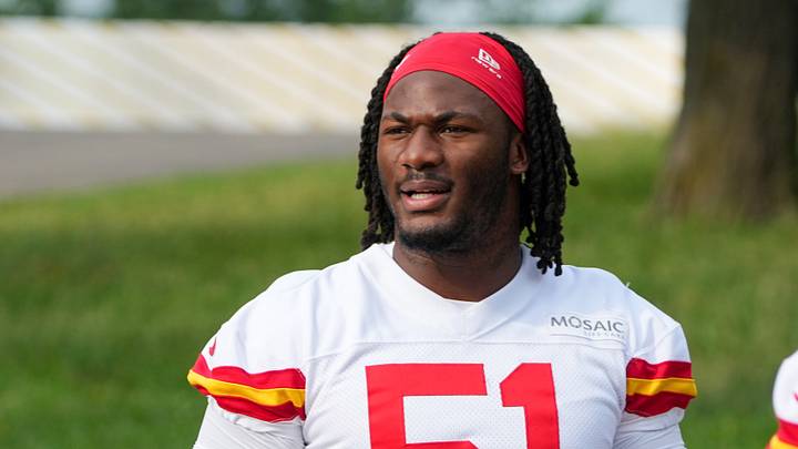 Kansas City Chiefs defensive end R. Mason Thomas (51) Kansas City Chiefs defensive end R. Mason Thomas (51)