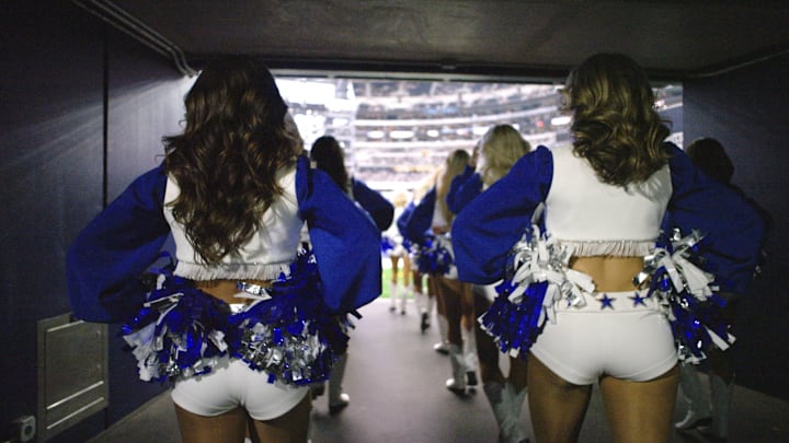 America's Sweethearts: Dallas Cowboys Cheerleaders - Cr: Netflix
