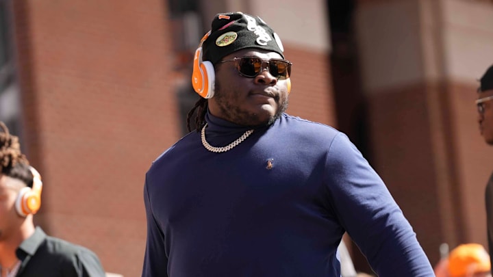 Tennessee defensive lineman Elijah Simmons (10) during the Vol Walk before a game between Tennessee and Alabama at Neyland Stadium in Knoxville, Tenn., Saturday, Oct. 19, 2024. Tennessee defensive lineman Elijah Simmons (10) during the Vol Walk before a game between Tennessee and Alabama at Neyland Stadium in Knoxville, Tenn., Saturday, Oct. 19, 2024.