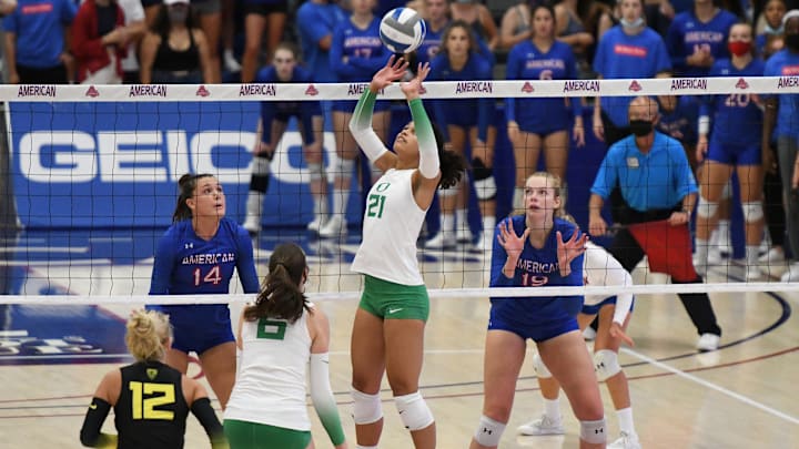  Oregon volleyball offers fans their first look at the 2025 team with Friday's Green and Yellow Scrimmage.
