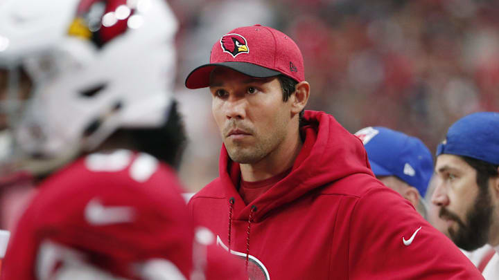 Arizona Cardinals quarterback Sam Bradford (9) watches his teammates in street clothes during NFL action against the San Francisco 49ers on Oct. 28 at State Farm Stadium. Bradford was inactive for the game.
49ers Vs Cardinals Arizona Cardinals quarterback Sam Bradford (9) watches his teammates in street clothes during NFL action against the San Francisco 49ers on Oct. 28 at State Farm Stadium. Bradford was inactive for the game.
49ers Vs Cardinals