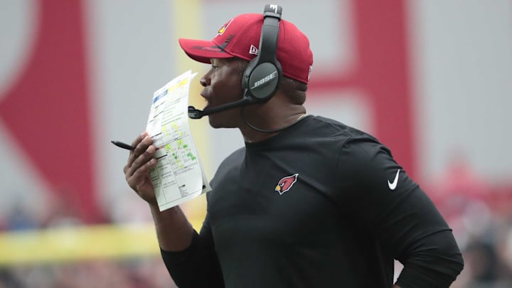 Arizona Cardinals defensive coordinator Vance Joseph calls a play against the Minnesota Vikings during the first quarter in Glendale, Ariz. Sept. 19, 2021.

Cardinals Vs Vikings
