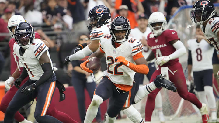 Safety Elijah Hicks makes a fumble return earlier this season against Arizona. Hicks is back this week after two weeks away. Safety Elijah Hicks makes a fumble return earlier this season against Arizona. Hicks is back this week after two weeks away.