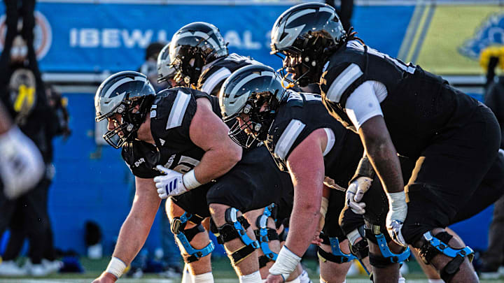 Delaware is ready for the snap against UTEP in its Conference USA football season finale at Delaware Stadium in Newark on Nov. 29, 2025. Delaware won 61-31.