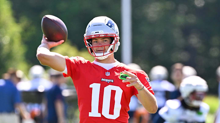 Jul 23, 2025; Foxborough, MA, USA; New England Patriots quarterback Drake Maye (10) throws a pass during training camp at Gillette Stadium. Mandatory Credit: Eric Canha-Imagn Images