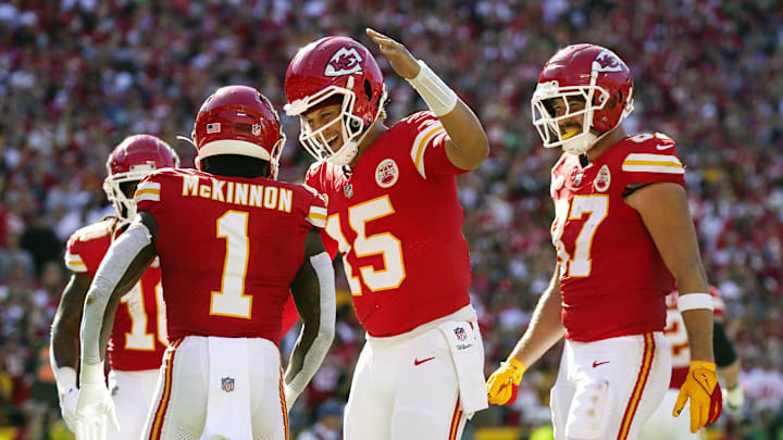 Kansas City Chiefs running back Jerick McKinnon and Patrick Mahomes.