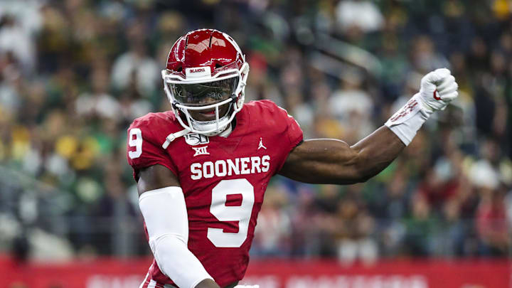Oklahoma Sooners linebacker Kenneth Murray against the Baylor Bears in the 2019 Big 12 Championship Oklahoma Sooners linebacker Kenneth Murray against the Baylor Bears in the 2019 Big 12 Championship