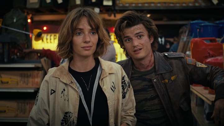STRANGER THINGS. (L to R) Maya Hawke as Robin Buckley and Joe Keery as Steve Harrington in STRANGER THINGS. Cr. Courtesy of Netflix © 2022