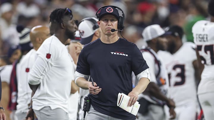 Texans offensive cooridnator Bobby Slowik on the sidelines during his team's 2024 preseason game against the Bears.
