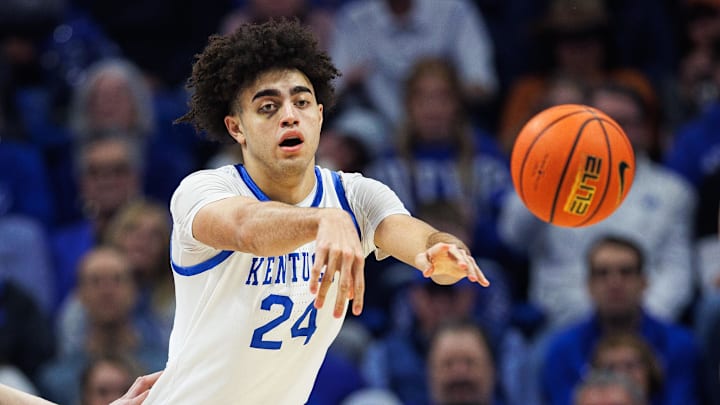 Jan 21, 2026; Lexington, Kentucky, USA; Kentucky Wildcats center Malachi Moreno (24) passes the ball during the first half against the Texas Longhorns at Rupp Arena at Central Bank Center. Mandatory Credit: Jordan Prather-Imagn Images