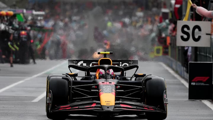 [US, Mexico & Canada customers only] March 16, 2025; Melbourne, AUSTRALIA; Liam Lawson during the F1 Australian Grand Prix at Albert Park Grand Prix Circuit. Mandatory Credit: Mark Peterson/Reuters via Imagn Images