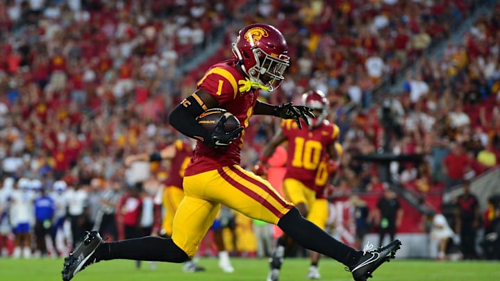 Aug 26, 2023; Los Angeles, California, USA; Southern California Trojans wide receiver Zachariah Branch (1) runs the ball in for a touchdown against the San Jose State Spartans during the second half at Los Angeles Memorial Coliseum. Mandatory Credit: Gary A. Vasquez-Imagn Images