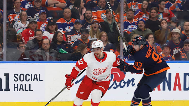 Detroit Red Wings v Edmonton Oilers