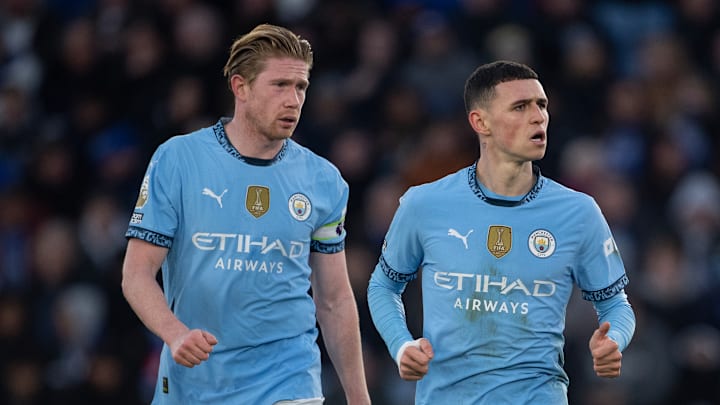 Kevin De Bruyne (l.) verlässt Manchester City nach zehn Jahren