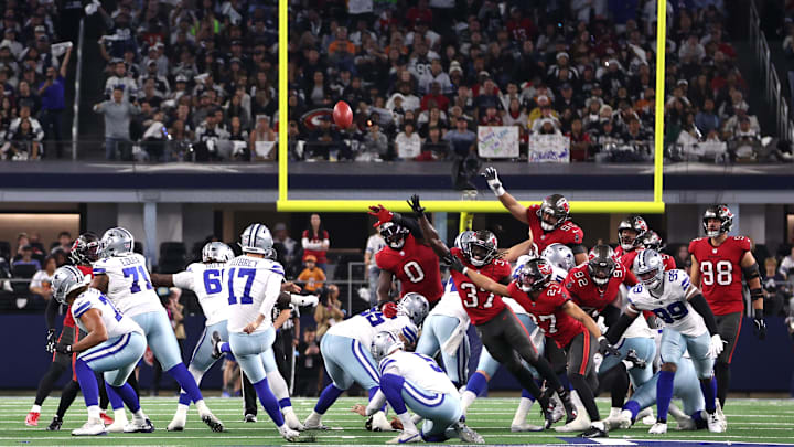 Dec 22, 2024; Arlington, Texas, USA; Dallas Cowboys place kicker Brandon Aubrey (17) kicks a field goal in the game against the Tampa Bay Buccaneers at AT&T Stadium. Mandatory Credit: Tim Heitman-Imagn Images Dec 22, 2024; Arlington, Texas, USA; Dallas Cowboys place kicker Brandon Aubrey (17) kicks a field goal in the game against the Tampa Bay Buccaneers at AT&T Stadium. Mandatory Credit: Tim Heitman-Imagn Images