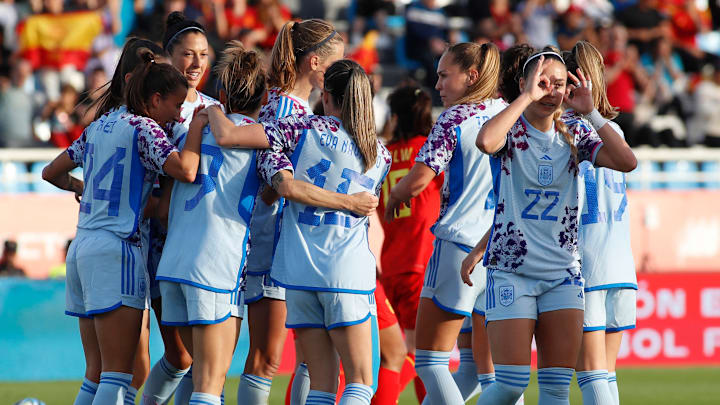 FBL-WOMEN-FRIENDLY-ESP-CHN