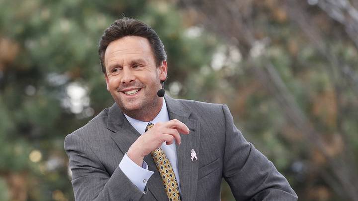 May 11, 2014; Pittsburgh, PA, USA; ESPN network personality Karl Ravech on the set of the Sunday Night Baseball pre-game show as the Pittsburgh Pirates host the St. Louis Cardinals at PNC Park. Mandatory Credit: Charles LeClaire-USA TODAY Sports May 11, 2014; Pittsburgh, PA, USA; ESPN network personality Karl Ravech on the set of the Sunday Night Baseball pre-game show as the Pittsburgh Pirates host the St. Louis Cardinals at PNC Park. Mandatory Credit: Charles LeClaire-USA TODAY Sports